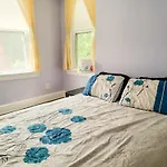 Huge 2 Bedroom House In The Heart Of Northside!